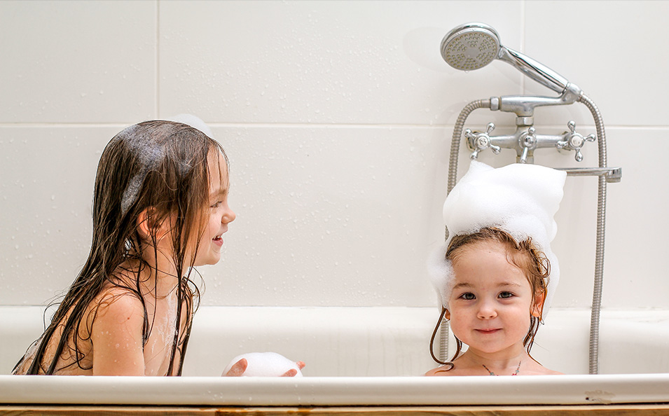 Ab in die Dusche Ab wann können Kinder selbstständig duschen